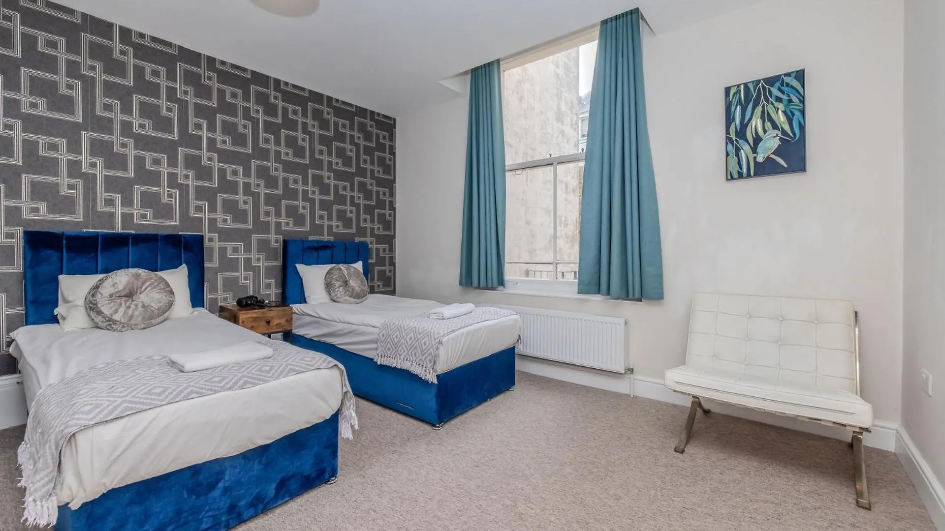 Spacious 2 Bedroom Flat Next To Brighton Beach Sleep 6 Guests Rft