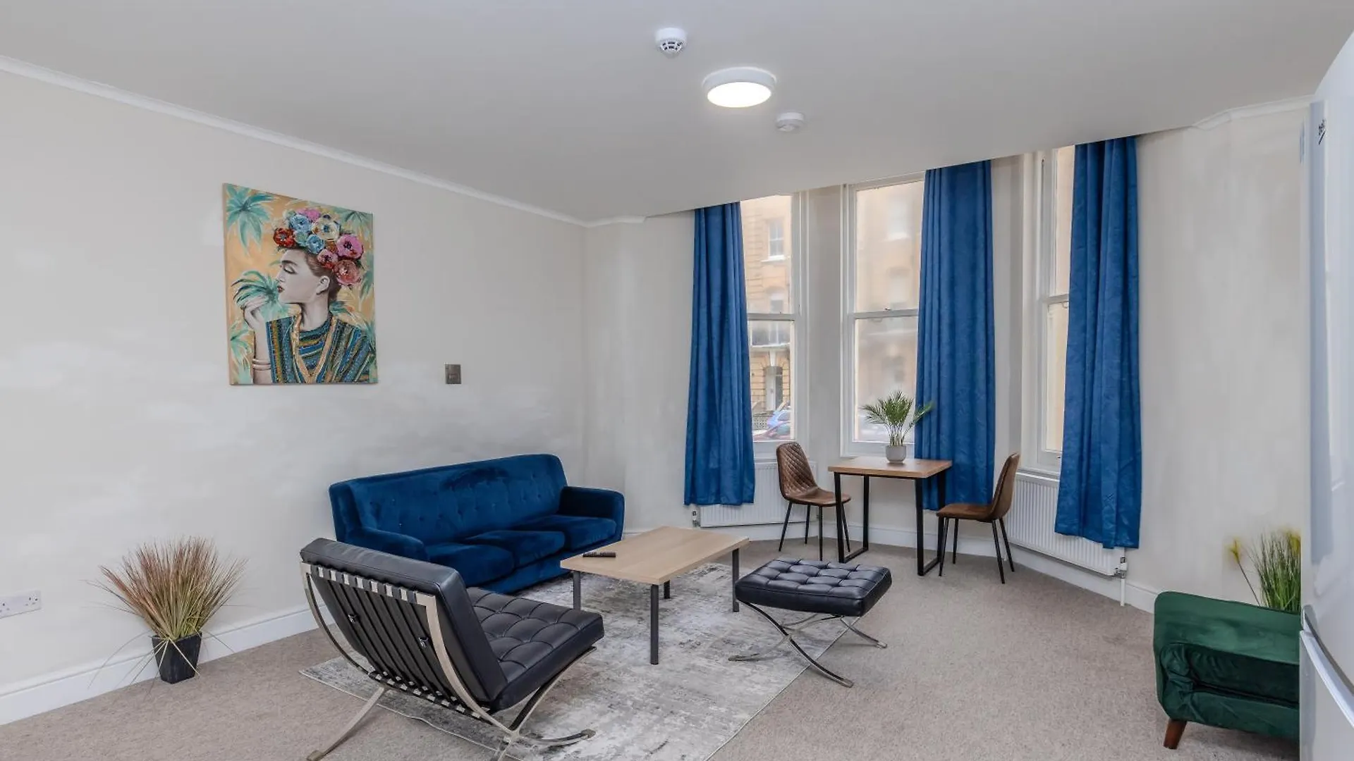 Spacious 2 Bedroom Flat Next To Brighton Beach Sleep 6 Guests Rft 0*,  United Kingdom