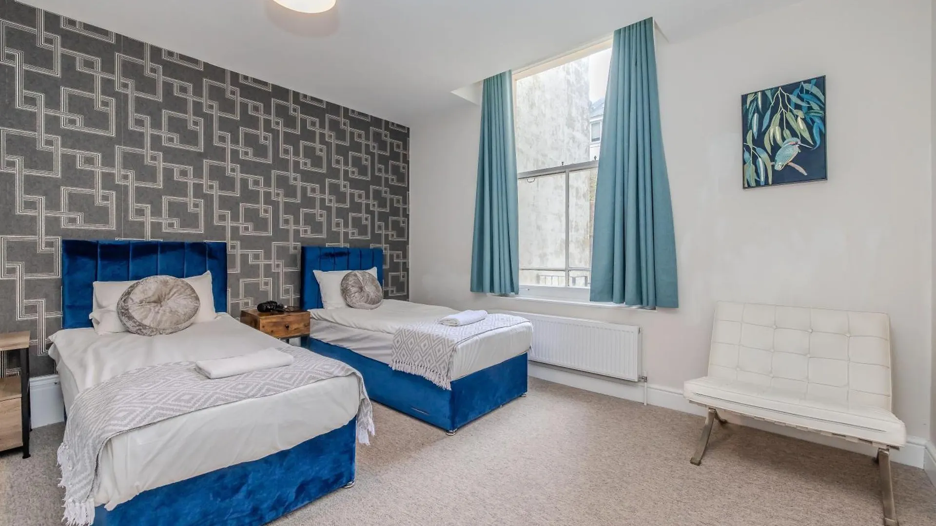 Spacious 2 Bedroom Flat Next To Brighton Beach Sleep 6 Guests Rft Apartment